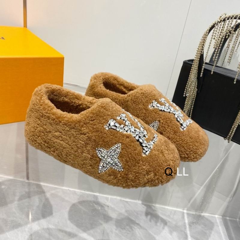 LV Women's Slippers 64